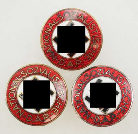 NSDAP: Mitgliedsabzeichen - 3 Exemplare. - photo 1