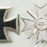 1957: Eisernes Kreuz, 1957, 1. Klasse und Kriegsverdienstkreuz, 1. Klasse mit Schwertern. - photo 1
