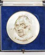 Aperçu. BRD: Konrad Adenauer Medaille, im Etui.