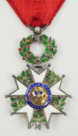 Frankreich: Orden der Ehrenlegion, 10. Modell (1951-1962), Ritterkreuz. - photo 4