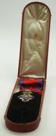 Rumänien: Orden des Stern von Rumänien, 1. Modell (1864-1932), Großkreuz Kleinod mit Schwertern am Ring, im Etui. - Foto 5