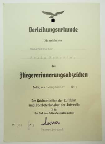 Dokumentennachlass eines Unteroffizier der 8./ KG Hindenburg 1 - Fliegererinnerungsabzeichen. - photo 3