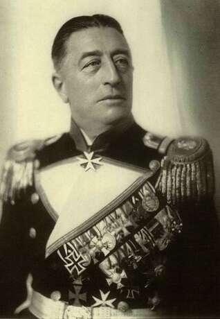 Reichsmarine: Jackett des Korvettenkapitäns Felix Graf von Luckner "Seeteufel". - фото 7