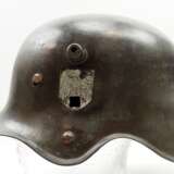 Wehrmacht: Stahlhelm M18 Kavallerie (Ohrenfrei) - Doppelemblem. - Foto 3