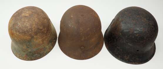 Wehrmacht: Stahlhelm - 3 Exemplare. - photo 3