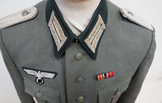 Wehrmacht: Feldbluse für einen Leutnant der Reserve Infanterie. - photo 2