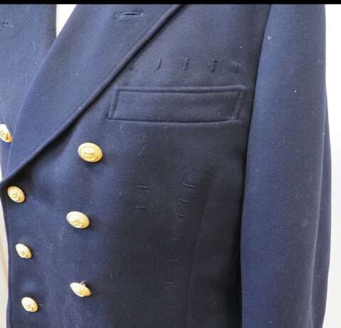 Kriegsmarine: Jackett des Admirals und Flottenchef der Kriegsmarine Günther Lütjens als Konteradmiral. - photo 3