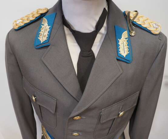 DDR: Uniformensemble eines Generalmajors der Luftstreitkräfte. - фото 2
