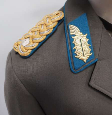 DDR: Uniformensemble eines Generalmajors der Luftstreitkräfte. - фото 4