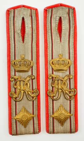 Württemberg: Paar Schulterklappen für einen Oberleutnant im Ulanen-Regiment König Karl (1. Württembergisches) Nr. 19 - zur Uniform 1870. - Foto 1