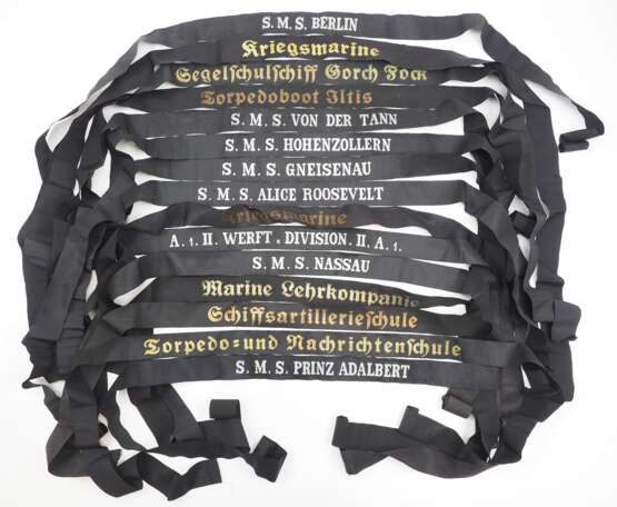 Kaiserliche Marine / Kriegsmarine: Sammlung Mützenbänder - 15 Exemplare. - photo 1