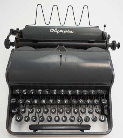 Allg. SS: Dienstschreibmaschine - Olympia. - photo 1