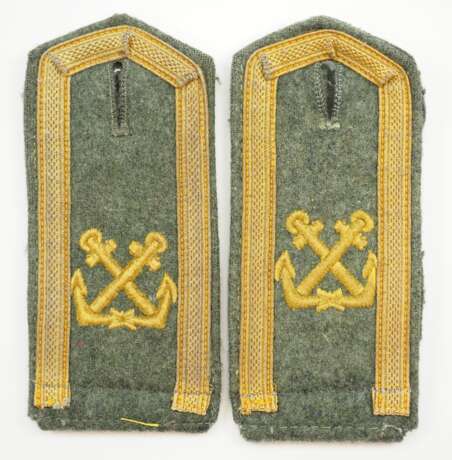 Kriegsmarine: Paar Schulterklappen für einen Maat der Küstenartillerie. - photo 1