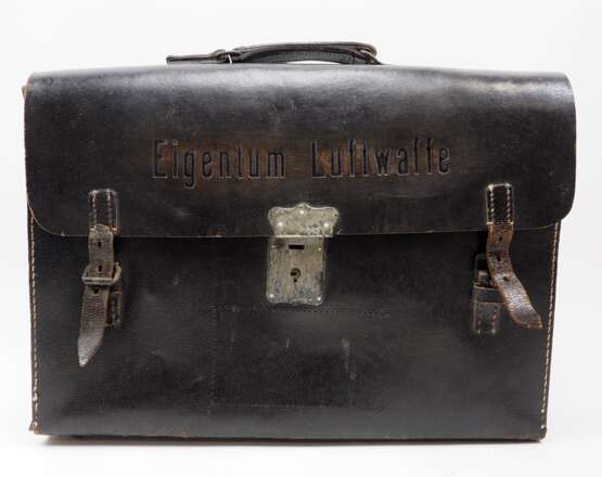 Luftwaffe: Ledertasche - "Nur für den Geldtransport". - фото 1