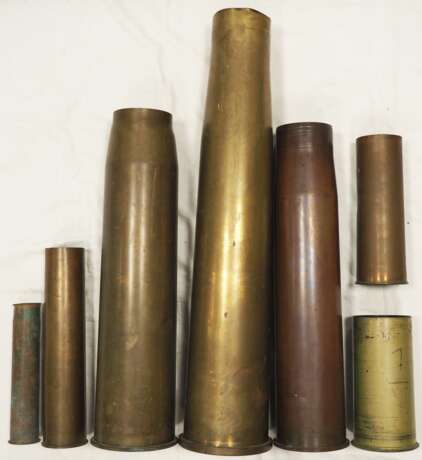 Sammlung großkalibriger Granathülsen - 8 Exemplare. - photo 1