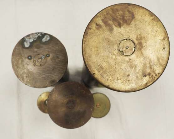 Sammlung großkalibriger Granathülsen - 8 Exemplare. - photo 2