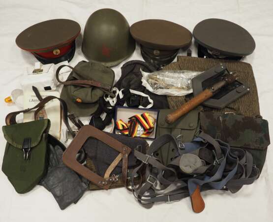 DDR / Sowjetunion: Lot Uniformierung und Ausrüstung. - photo 1