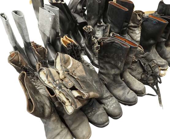 Sammlung militärischen Schuhwerks. - photo 2