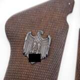 Wehrmacht: Paar Griffschalen zur Pistole 08 mit Heeresadler. - Foto 2