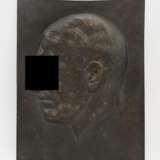 Retzbach, H.: Bronzeplakette Adolf Hitler. - фото 1