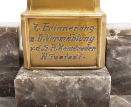 SA: Tischdekoration zur Erinnerung an die Vermählung v. d. SA Kameraden Niederlustadt. - photo 2