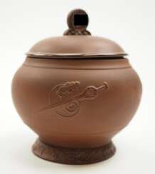 Staatlich Meissen Böttgersteinzeug: Deckelvase Q231.