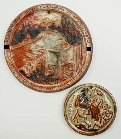 WHW: Fayence-Manufactur Plakette - 2 Exemplare. - photo 1