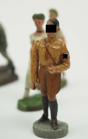 Elastolin / Lineol: Wehrmacht Soldaten mit Stellung sowie Adolf Hitler. - photo 2