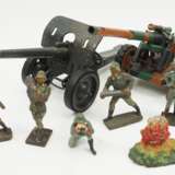 Lineol: Feld- und Flak-Geschütz mit Bedienmannschaft. - photo 2
