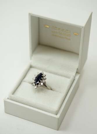 Weißgold Ring mit Saphir und Diamant Besatz. - photo 2