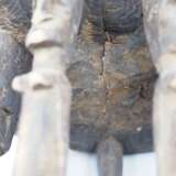 Dogon, Mali: Hocker mit neun Karyatiden. - photo 5