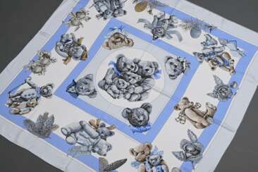 Hermès Seiden Carré &quot;Confidents des coeurs&quot; in blau-grau, Entw.: Loïc Dubigeon 2011, 90x90cm, gerollter Rand, Original Box