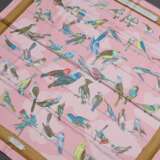 Hermès Seiden Carré "Les Oiseaux des Champs et des Bois" in rosa, Entw.: Hugo Grygkar 2013, 90x90cm, Original Box - photo 1