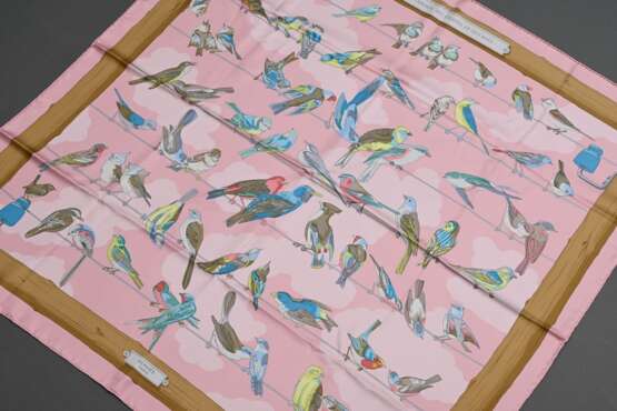 Hermès Seiden Carré "Les Oiseaux des Champs et des Bois" in rosa, Entw.: Hugo Grygkar 2013, 90x90cm, Original Box - photo 1