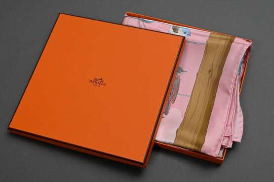 Hermès Seiden Carré "Les Oiseaux des Champs et des Bois" in rosa, Entw.: Hugo Grygkar 2013, 90x90cm, Original Box - photo 7