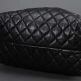 Chanel Tasche "Cocoon", schwarzes gestepptes Nappaleder, silberfarbene Hardware, Zwei-Wege-Reißverschluss, Reißverschlusstasche außen mit geprägtem "CC" Logo, innen bordeauxfarbenes Leder und Reißvers… - photo 4