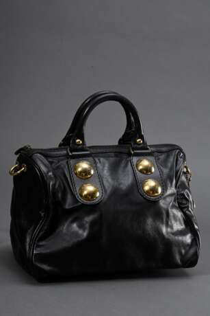 Gucci Tasche "Babouska", schwarzes Nappaleder mit goldfarbener Hardware und "Herz" Charm, innen Nylon Logo Futter, Reißverschluss- und Einsteckfach, Nr.: 207297 002122, 22x31,5x17cm, mit Staubbeutel, … - фото 2