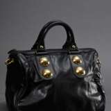 Gucci Tasche "Babouska", schwarzes Nappaleder mit goldfarbener Hardware und "Herz" Charm, innen Nylon Logo Futter, Reißverschluss- und Einsteckfach, Nr.: 207297 002122, 22x31,5x17cm, mit Staubbeutel, … - фото 2