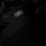 Christian Dior Tasche "Chri Chri", schwarzes gestepptes Cannage Lammleder, anthrazitfarbene Hardware, Magnetverschluss, innen schwarzes Baumwollfutter, Reißverschlusstasche und zwei Einsteckfächer, Schlüssel un… - Foto 6