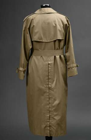 Burberry Trenchcoat, khakifarben mit ausknöpfbarem dunkelblauem Wollfutter, Hornknöpfen und Lederschnallen, Gr.36/38 - photo 3