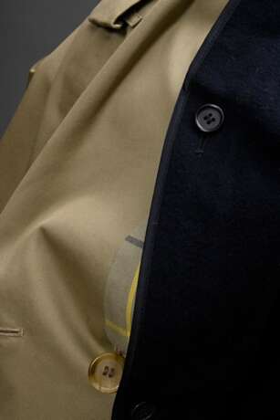 Burberry Trenchcoat, khakifarben mit ausknöpfbarem dunkelblauem Wollfutter, Hornknöpfen und Lederschnallen, Gr.36/38 - photo 5