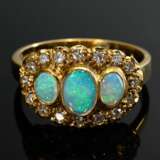 Zarter Gelbgold 585 Ring mit 3 Opal Cabochons in Achtkantdiamant Lünette (zus. ca. 0.32ct/SI/W), 3,9g, Gr. 55 - photo 3