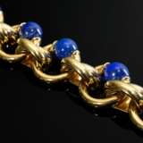 Modernes Gelbgold 750 Armband mit hohl gearbeiteten Ringgliedern und seitlich eingesetzten Lapislazuli Kugeln an Ringschließe, 42,5g, L. 19cm - фото 3