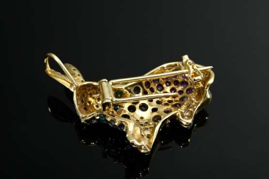 Gelb- und Weißgold 585 „Hasen“ Nadel-Anhänger mit Achtkant Diamanten (zus. ca. 0.50ct/SI/W), Rubinen (zus. ca. 1ct), Saphiren (zus. ca. 0.55ct) und Smaragden (zus. ca. 0.50ct), 7,8g, 3x3cm - photo 2