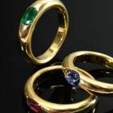 3 Klassische Gelbgold 750 Bandringe mit oval facettiertem Rubin, Saphir und Smaragd, zus. 20g, Gr. 52,5 - photo 1