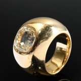 Schwerer Gelbgold 750 Bandring mit hellgelbem Saphir (ca. 4.5ct) im Kissenschliff, Goldschmiede Bergmann, Hamburg, 39,8g, Gr. 50, Tragespuren - фото 1