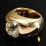 Schwerer Gelbgold 750 Bandring mit hellgelbem Saphir (ca. 4.5ct) im Kissenschliff, Goldschmiede Bergmann, Hamburg, 39,8g, Gr. 50, Tragespuren - фото 2