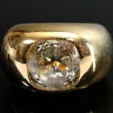 Schwerer Gelbgold 750 Bandring mit hellgelbem Saphir (ca. 4.5ct) im Kissenschliff, Goldschmiede Bergmann, Hamburg, 39,8g, Gr. 50, Tragespuren - фото 3