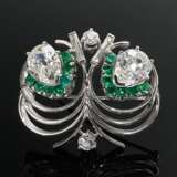 Stilisierte Weißgold 750 Nadel "Schmetterling" mit 2 Diamanten (zus. ca. 2.03ct/P1/CR, Rundisten beschädigt) im Pendeloqueschliff sowie Diamanten im Alt- und Baguetteschliff (zus. ca. 0.36ct/VSI und P2/W) und S… - photo 2