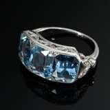 Platin 950 Ring im Garland Stil mit 3 Aquamarinen (zus. ca. 5.50ct) und Diamanten im Alt- und Achtkantschliff (zus. ca. 0.06ct/SI/W) auf seitlichen Blattverzierungen, um 1920, 6,2g, Gr. 55, Tragespuren - photo 1